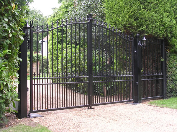 Automatic Hinged Gates